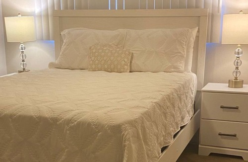 South Gate Apartment | Elegant and Modern Apartment near downtown LA