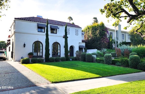 Windsor Square Villa | Elegant & Central Hollywood Estate