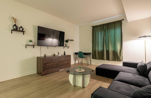 Downtown Apartment | Elegant & Charming 2BR/2BA Apartment