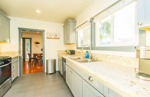 Glendora House | Elegant Comfort on Historic Route 66 Attractions