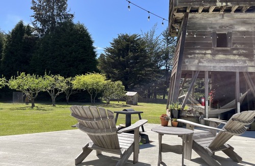 Fort Bragg House | Elegant farmhouse cottage on beautiful apple orchard