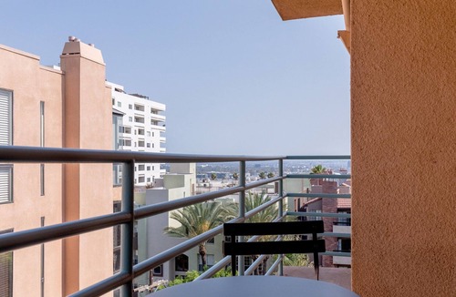 Hollywood Hills West Apartment | Elegant Hollywood 1BR w/Pool, walk to metro, restaurants, by Blueground