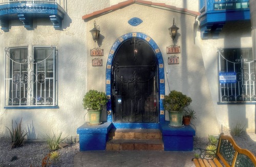 La Brea Apartment | Elegant, Large, Parking, Central Location, Walk to The Grove, BH, Fairfax, Parks