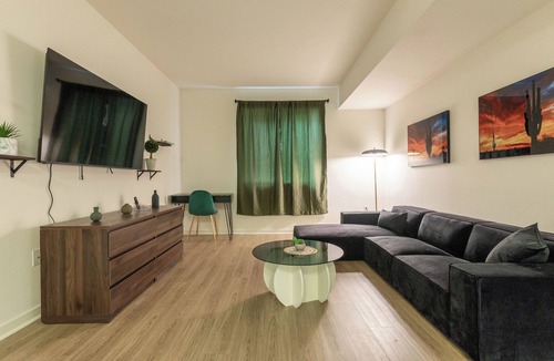 Downtown Apartment | Elegant & Modern 2BR/2BA Apartment
