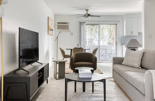 Valley Village Apartment | Elegant Valley Village 1BR w/ Pool, BBQ, near Ventura Blvd, by Blueground