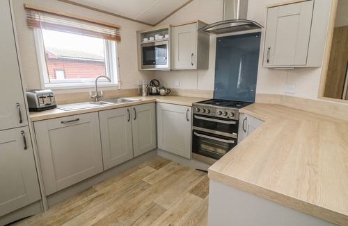Tewitfield Cottage | ELIM, family friendly, with a garden in Tewitfield