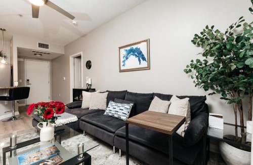 Miracle Mile Apartment | Elite 2BD in Miracle Mile