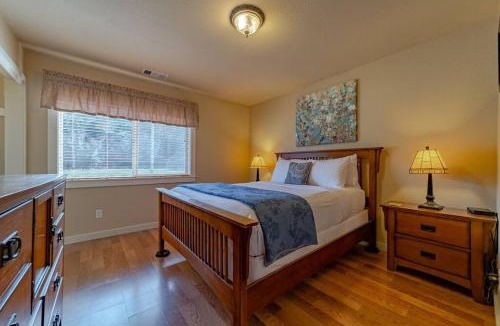 Orick House | Elk Meadow Cabins 17A Gold Rush Suite