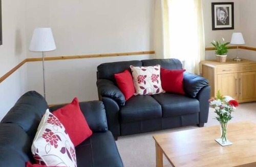 Long Marton Cottage | ELM TREE COTTAGE, pet friendly in Appleby-In-Westmorland