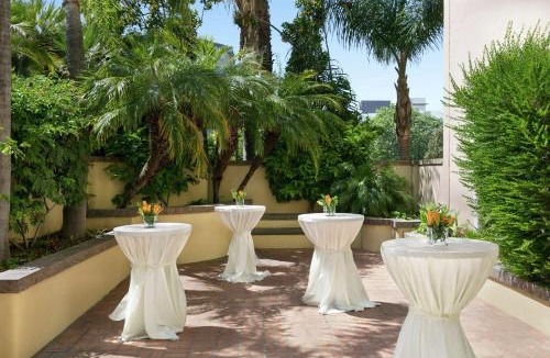 Downey Hotel | Embassy Suites by Hilton Los Angeles Downey