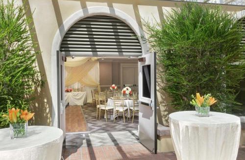 Downey Hotel | Embassy Suites by Hilton Los Angeles Downey