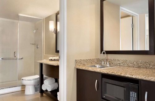 Downtown Hotel | Embassy Suites Los Angeles - Glendale