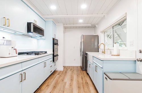 Twin Peaks Cabin | Emerson's Chalet: Family Friendly A-Frame Cabin Close To Everything