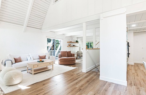 Twin Peaks Cabin | Emerson's Chalet: Family Friendly A-Frame Cabin Close To Everything