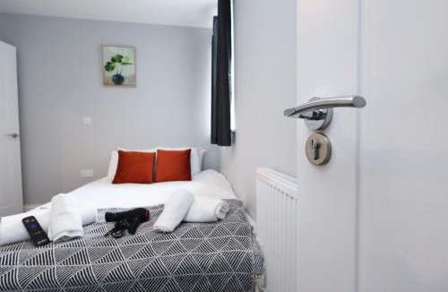 Llanelli Apartment | En-Suite Rooms