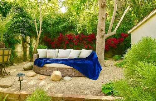 Hollywood Hills West House | Enchanting Private Hollywood Hills Guest House with Tranquil Tree-Top Views, Magical Outdoor Living Room and Patio and Zen Garden, In LA's Most Desirable, Central, Serene Area and Only 2 Minutes from Hollywood Boulevard