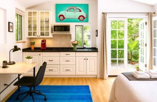 Hollywood Hills West House | Enchanting Private Hollywood Hills Guest House with Tranquil Tree-Top Views, Magical Outdoor Living Room and Patio and Zen Garden, In LA's Most Desirable, Central, Serene Area and Only 2 Minutes from Hollywood Boulevard