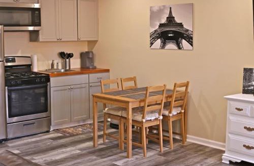 Canyon Country Apartment | Enchanting suite nestled in quaint Santa Clarita