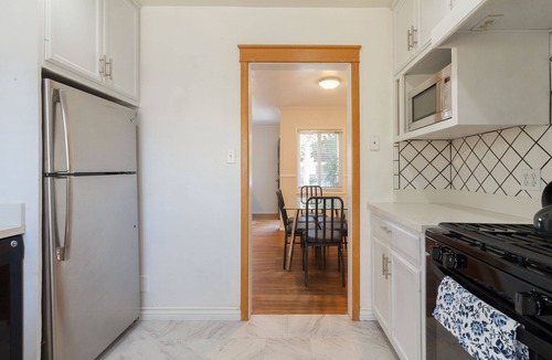 Encino House | Encino Charmer with large Backyard
