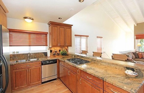 Santa Ana Heights House | End-of-Summer Sale Newport Beach 3BR, Steps to Sand, Bikes, Balcony & Parking