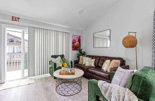 Huntington Beach House | Endless Sunset- Near Beach Surf and Pet Friendly