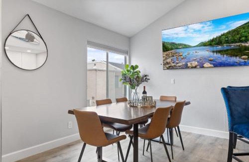 Huntington Beach House | Endless Sunset- Near Beach Surf and Pet Friendly