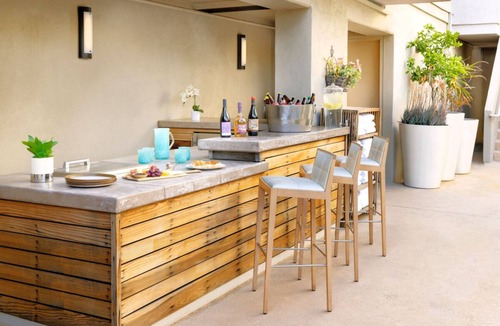 Calabasas House | Enjoy a Hassle-Free and Comfortable Stay! 2 Comfortable Units, Outdoor Pool