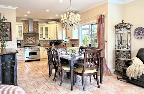 Mid-City House | Enjoy luxurious, unique home in prime Santa Monica at a great intro price.