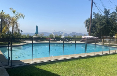 Altadena Apartment | Enjoy Nature at this Hill Top Studio!