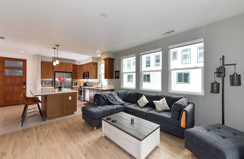 Downtown Napa Condo | Enjoy Sunsets & Wines Downtown Napa