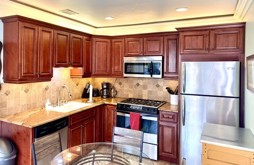 Hermosa Beach Condo | Enjoy THE STRAND, Steps to the sand, SPECIAL RATES , Inquire Now !