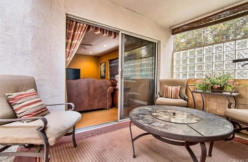 Toluca Lake Condo | Entire 1bd Cozy Condo with Patio. Fully furnished
