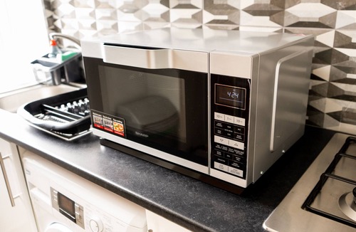 Riverside Apartment | Entire 2 Bed Ground Floor Apartment Cardiff City Centre