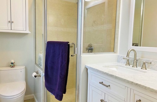 San Bruno House | Entire 3 Bedroom 2 Bath house for 6 people Near SFO/SF/Bay Area Convenient Sweet