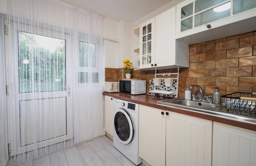The Westside House | Entire 4 beds, 2 baths & 3 mins walking to ICC Five ways and Broad street