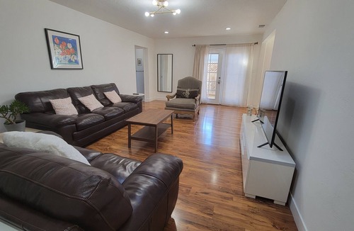 Berryessa House | Entire 5B3B Quiet Bungalow with Large Backyard Near High Tech