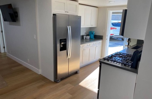 Huntington Beach Bed & Breakfast | Entire Complex | Steps To The Sand | Sleeps 20