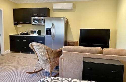 Mayflower Village House | Entire Detached Guesthouse Studio with Private Entrance