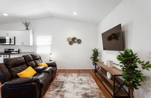 San Bernardino House | Entire Guesthouse for Rent in San Bernardino