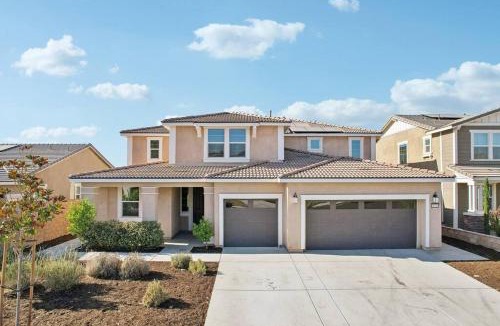 Sun City Villa | Entire Private 3k sqft 5-Bedroom House w Gated Yard, Garage, Nice View, Available Now