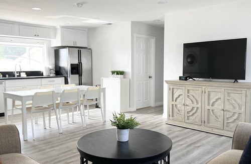 La Crescenta-Montrose House | Entire Renovated 3BR/2BTH House in the Foothills