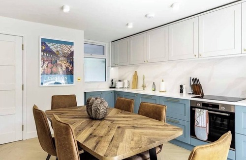 London City Centre Apartment | Entire Soho central flat 3Bedroom - Sleeps 8 10mins walk to BigBen