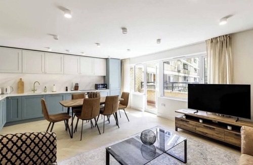 London City Centre Apartment | Entire Soho central flat 3Bedroom - Sleeps 8 10mins walk to BigBen