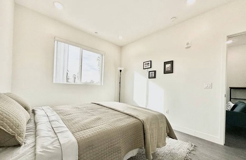 Pico-Union Apartment | ENTIRE UNIT 1BED+1BATH NREAR USC DTLA KTOWN