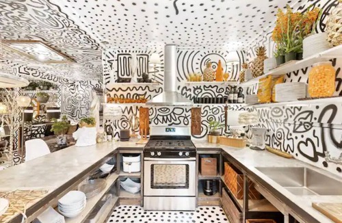 Glendale Apartment | Epic Doodle Studio Near Hollywood