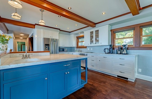 Trinidad House | Epic view on ocean bluff, pickleball, park-like yard, fast WiFi, Craftsman home