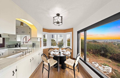 Roseville - Fleet Ridge House | Escape to 5BR Mansion | Views +Hot Tub +Game Room