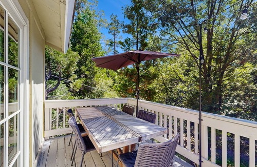 Running Springs Cabin | Escape to a Cozy English Countryside Cottage in the Heart of Running Springs