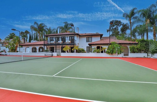Sherman Oaks House | Estate in Sherman Oaks/Los Angeles with tennis court/pool/jacuzzi