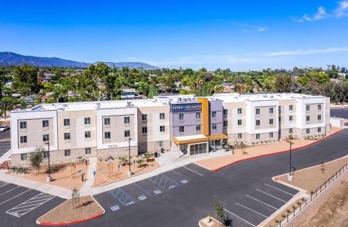 Corona Hotel | Everhome Suites Corona